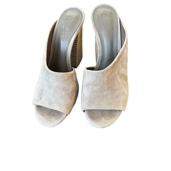 Mercedes Castillo Izar Block Heel Tan Cream Suede Mule Sandal Women's Size 6.5 - Picture 2 of 9